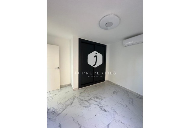 Resale - Apartment / flat -
Torrevieja - La veleta