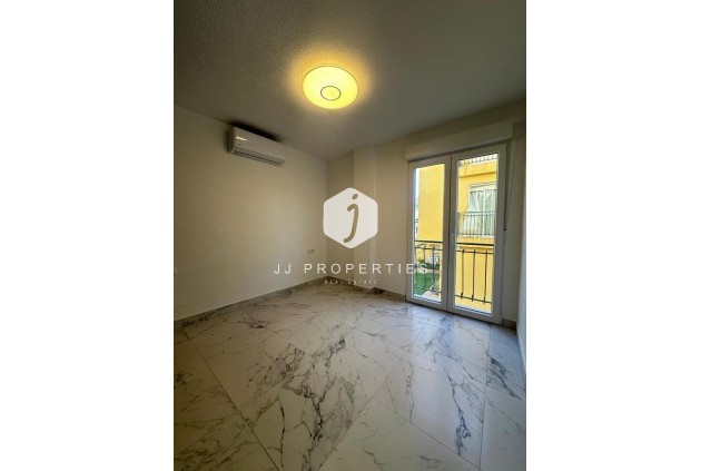 Resale - Apartment / flat -
Torrevieja - La veleta