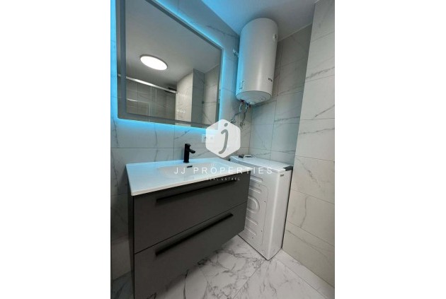 Resale - Apartment / flat -
Torrevieja - La veleta