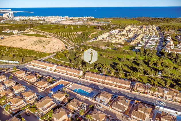 Resale - Villa -
Torrevieja - Costa Blanca