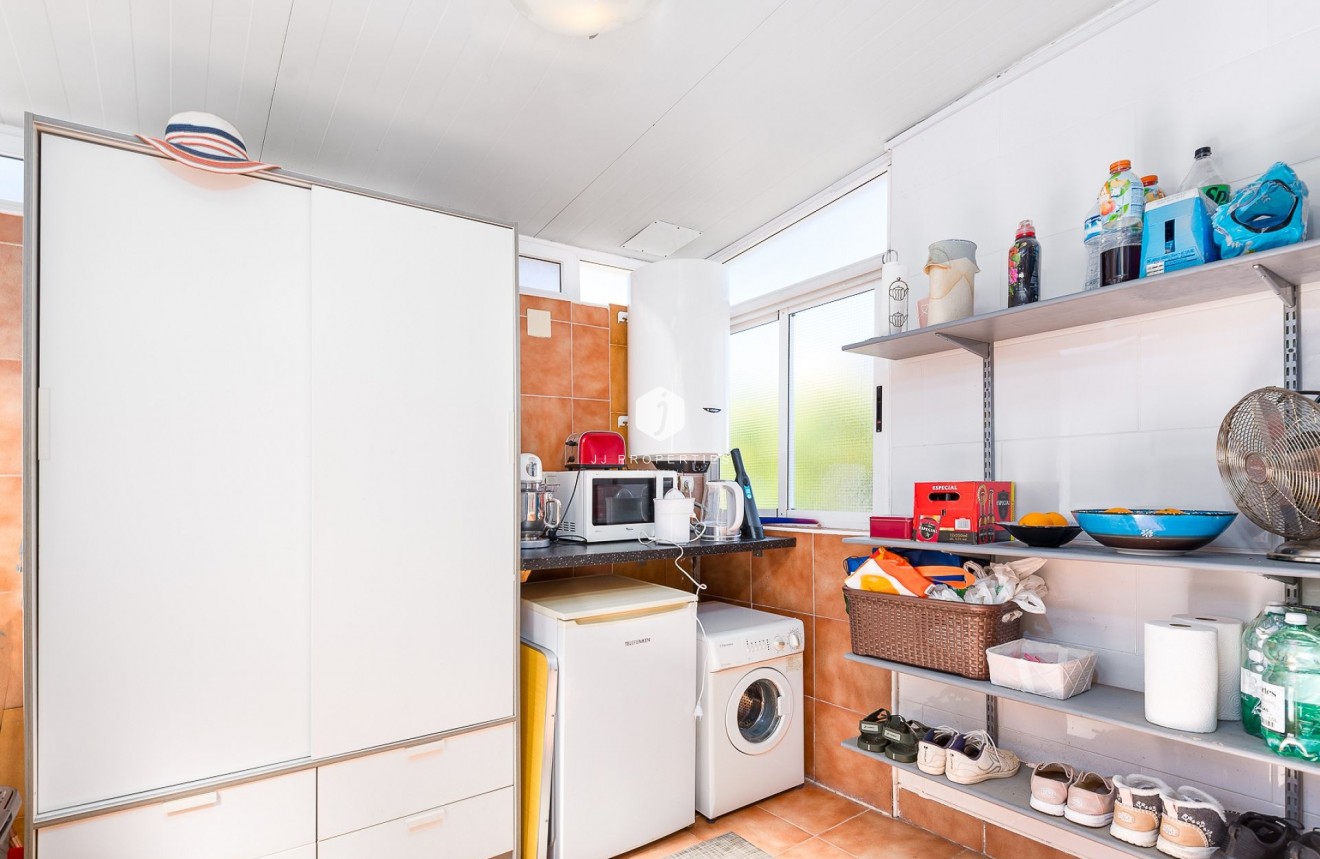 Resale - Villa -
Torrevieja - Costa Blanca