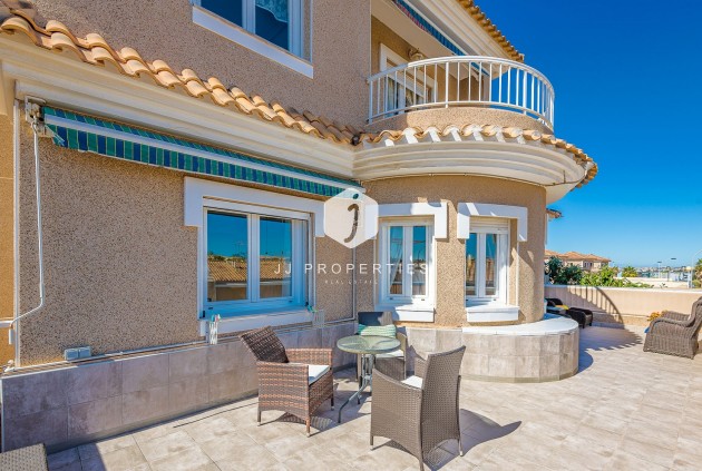 Resale - Villa -
Torrevieja - Costa Blanca