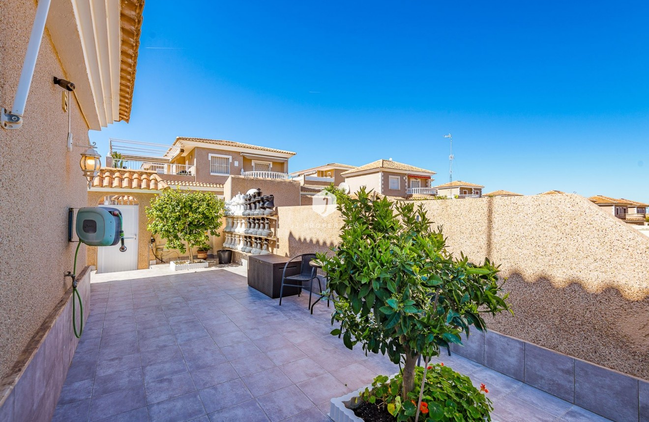 Resale - Villa -
Torrevieja - Costa Blanca
