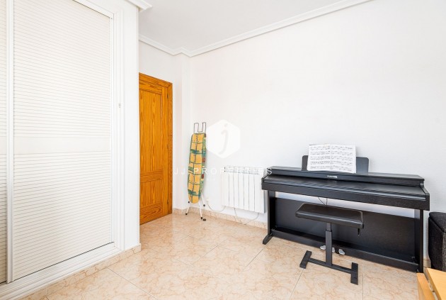 Resale - Villa -
Torrevieja - Costa Blanca