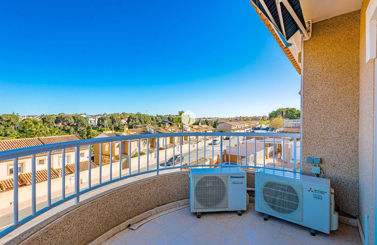 Resale - Villa -
Torrevieja - Costa Blanca