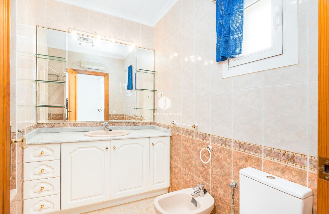 Resale - Villa -
Torrevieja - Costa Blanca