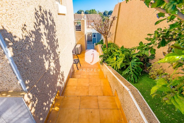 Resale - Villa -
Torrevieja - Costa Blanca