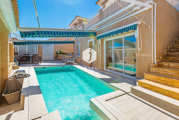 Resale - Villa -
Torrevieja - Costa Blanca