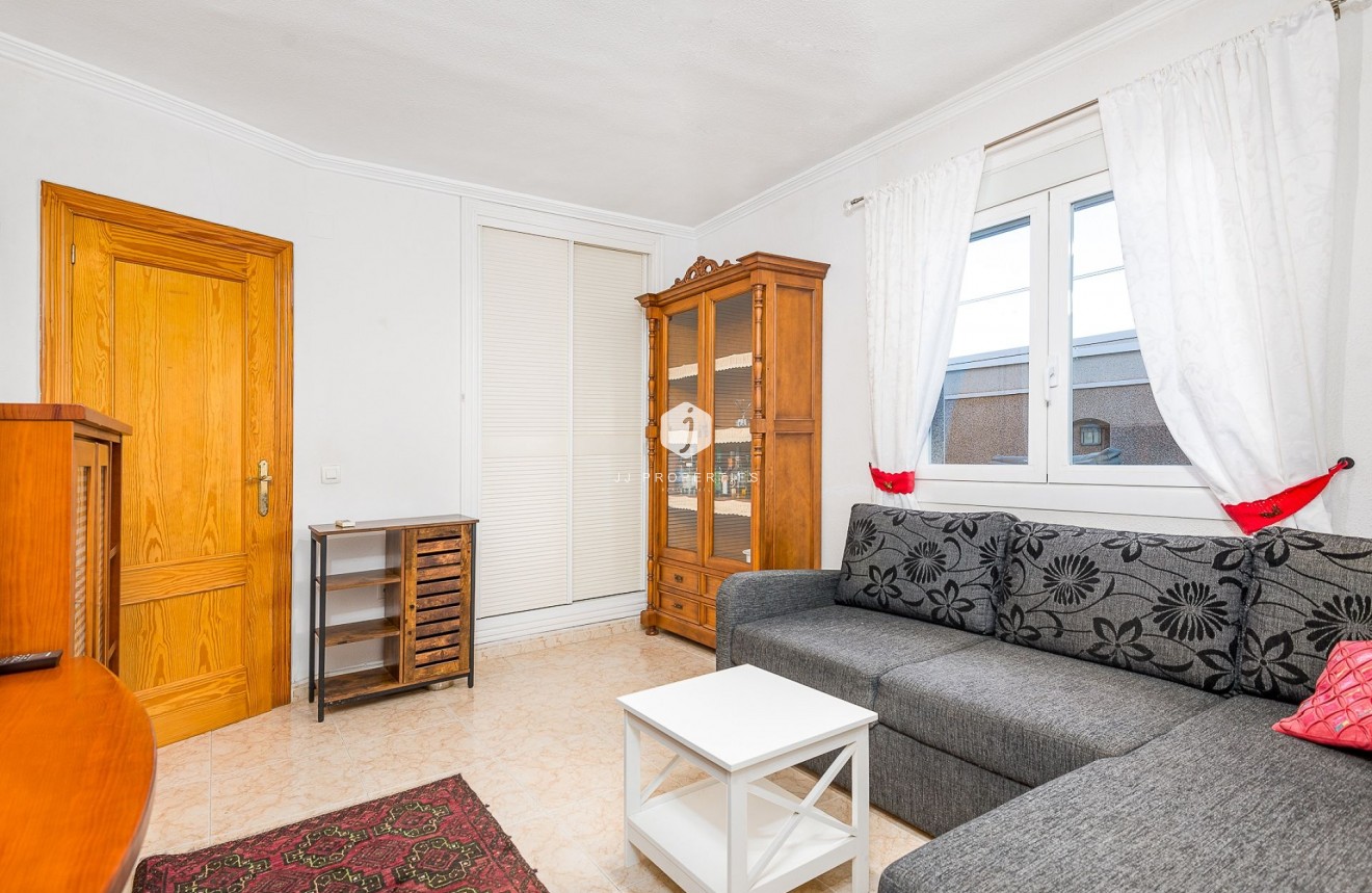 Resale - Villa -
Torrevieja - Costa Blanca