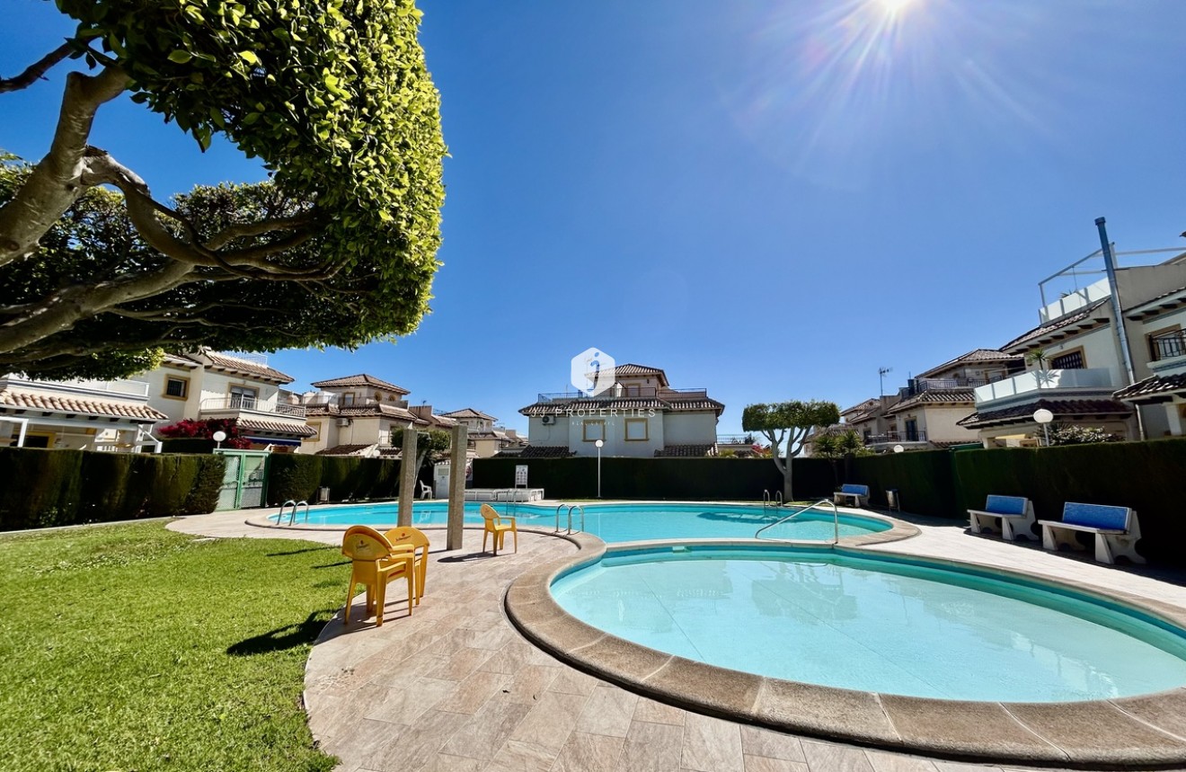 Resale - Apartment / flat -
Punta Prima - Costa Blanca