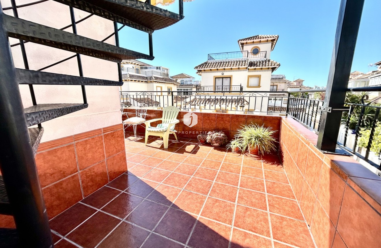 Resale - Apartment / flat -
Punta Prima - Costa Blanca