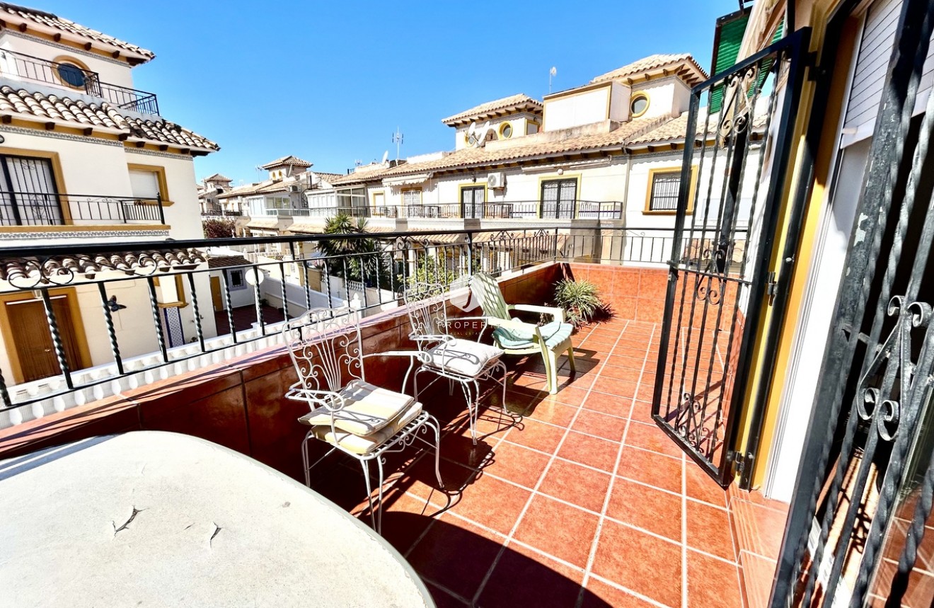 Resale - Apartment / flat -
Punta Prima - Costa Blanca