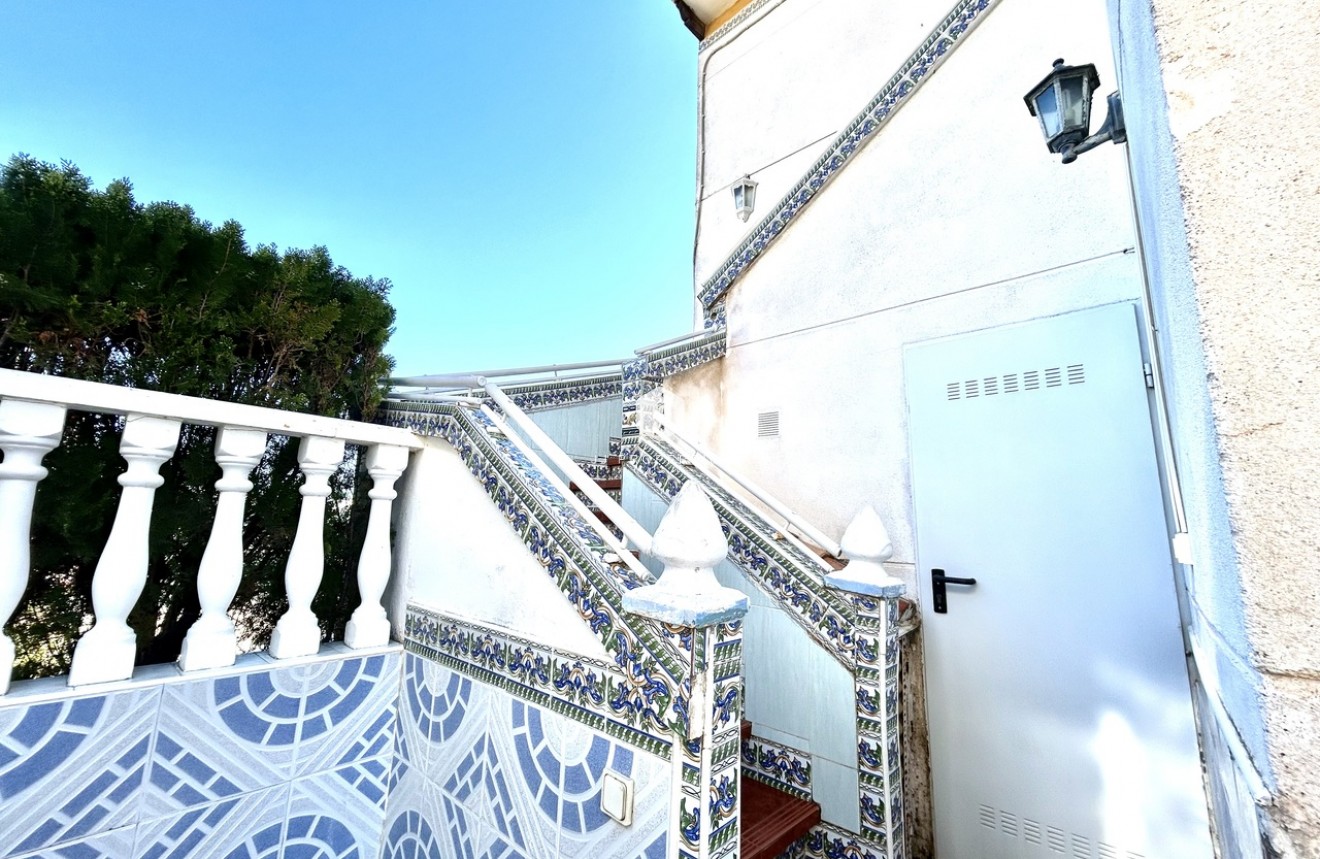 Resale - Apartment / flat -
Punta Prima - Costa Blanca