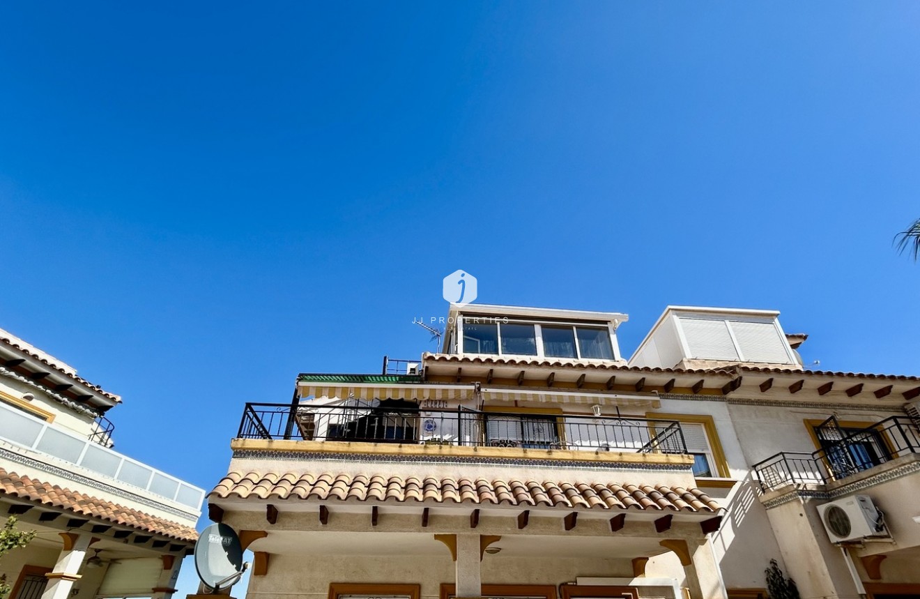 Resale - Apartment / flat -
Punta Prima - Costa Blanca