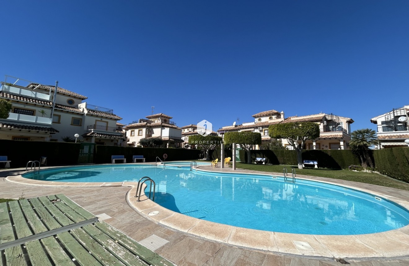 Resale - Apartment / flat -
Punta Prima - Costa Blanca