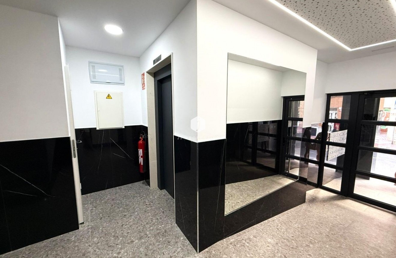 Resale - Apartment / flat -
Torrevieja - PARQUE DE LAS NACIONES