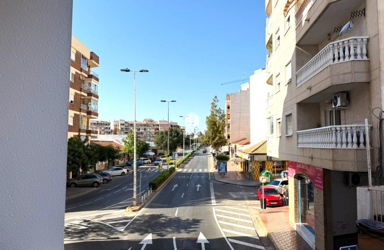 Resale - Apartment / flat -
Torrevieja - PARQUE DE LAS NACIONES