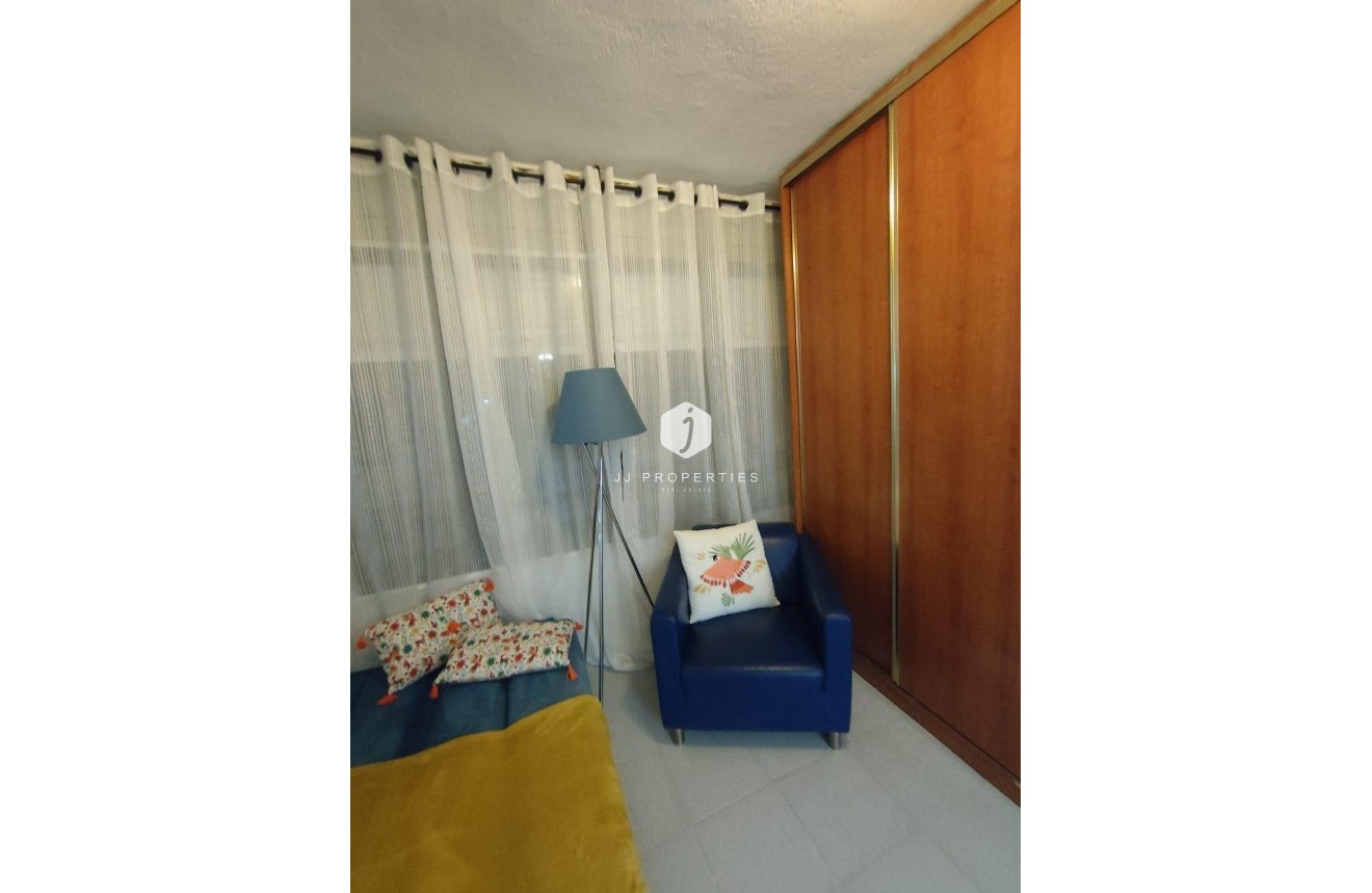 Resale - Apartment / flat -
Torrevieja - La Siesta - El Salado - Torreta