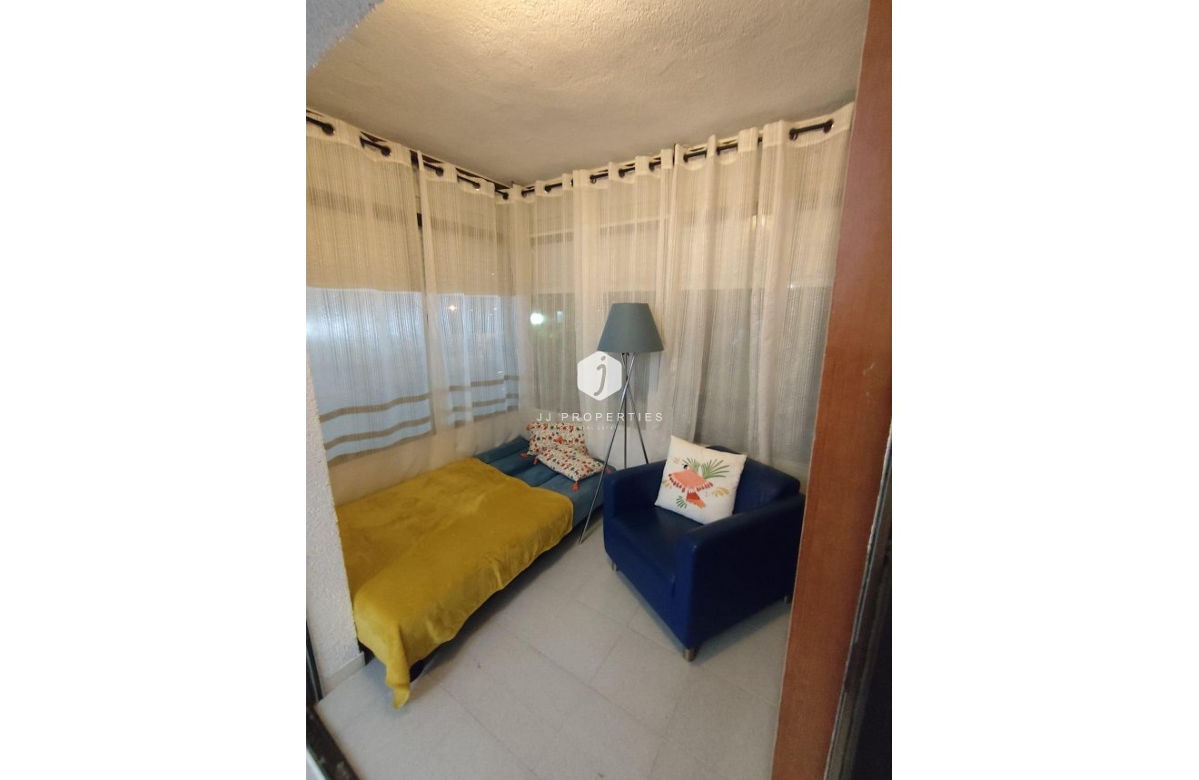 Resale - Apartment / flat -
Torrevieja - La Siesta - El Salado - Torreta