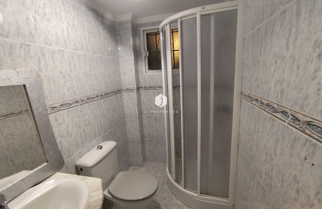 Resale - Apartment / flat -
Torrevieja - La Siesta - El Salado - Torreta