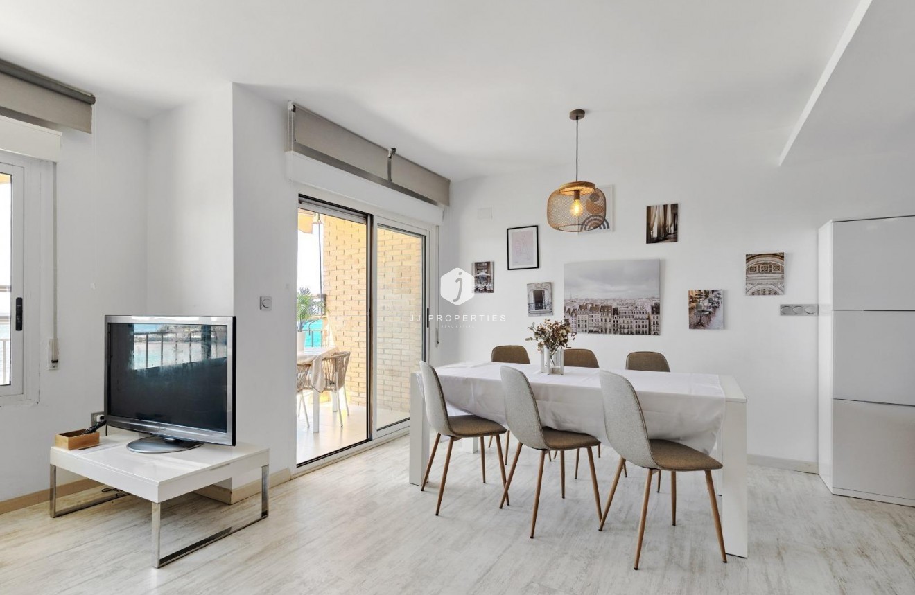 Resale - Apartment / flat -
Torrevieja - Playa del Cura