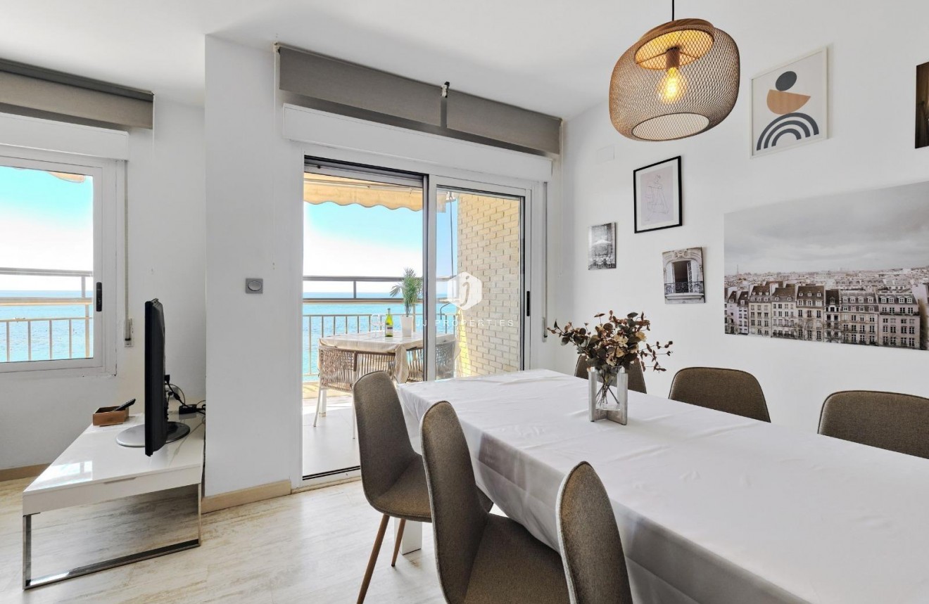 Resale - Apartment / flat -
Torrevieja - Playa del Cura