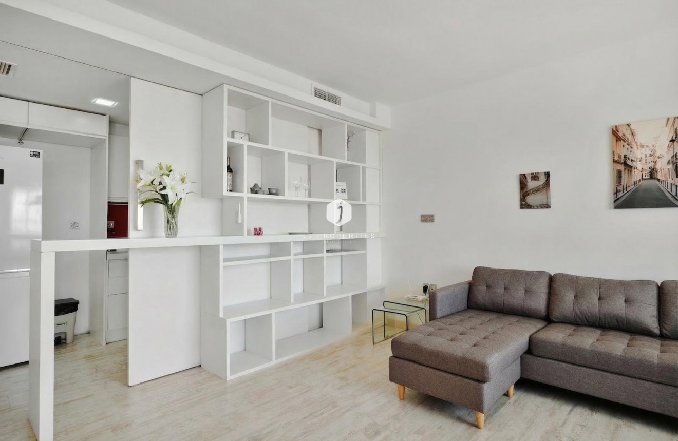 Resale - Apartment / flat -
Torrevieja - Playa del Cura