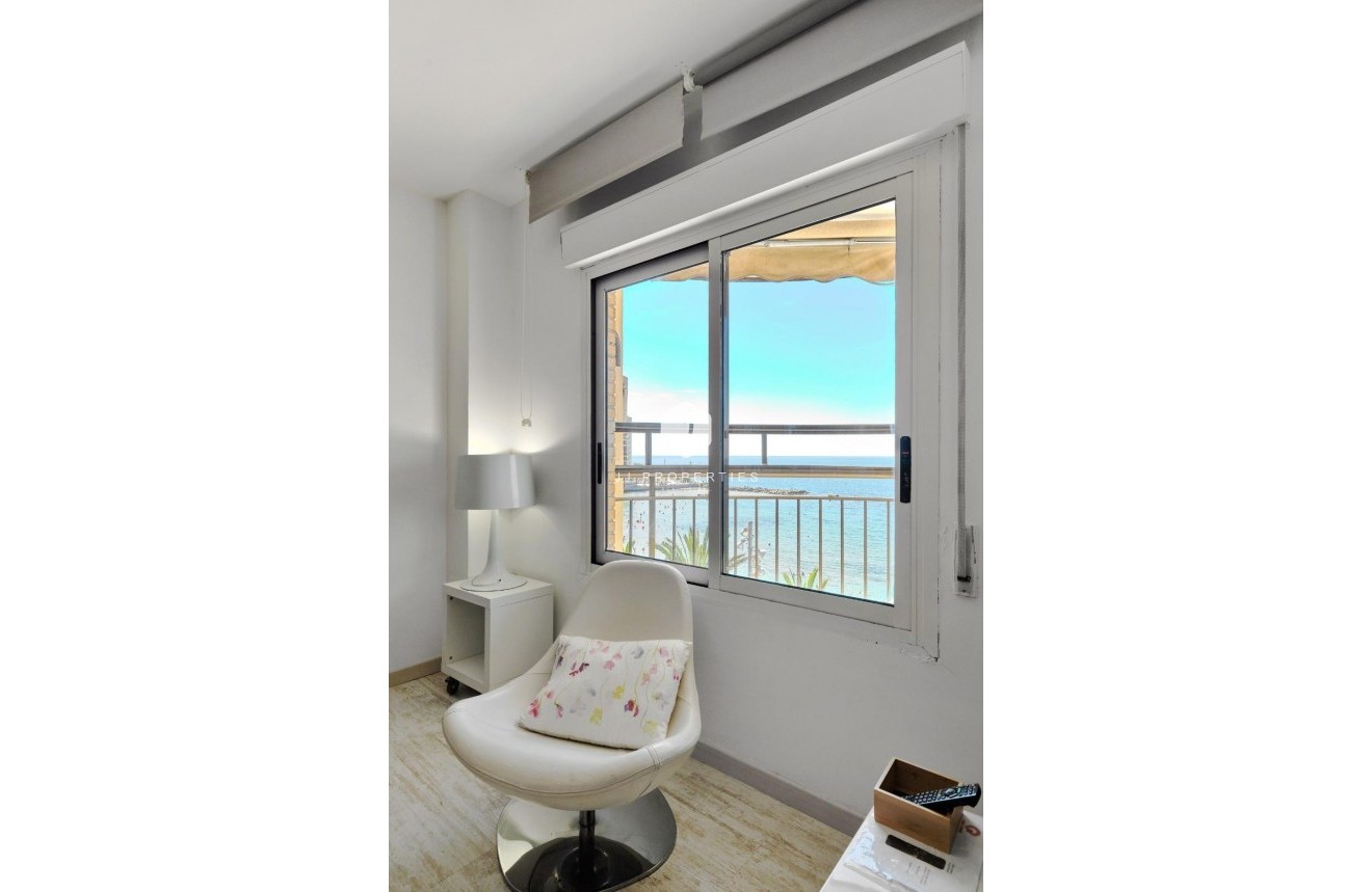 Resale - Apartment / flat -
Torrevieja - Playa del Cura