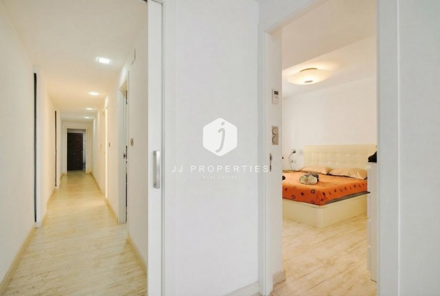 Resale - Apartment / flat -
Torrevieja - Playa del Cura