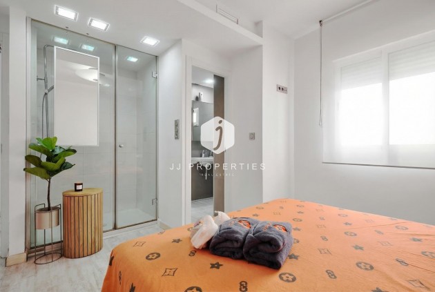 Resale - Apartment / flat -
Torrevieja - Playa del Cura