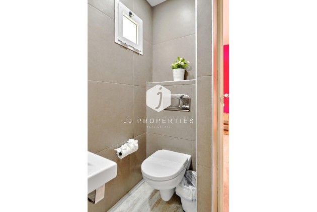 Resale - Apartment / flat -
Torrevieja - Playa del Cura