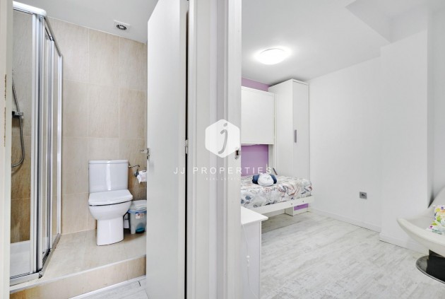 Resale - Apartment / flat -
Torrevieja - Playa del Cura