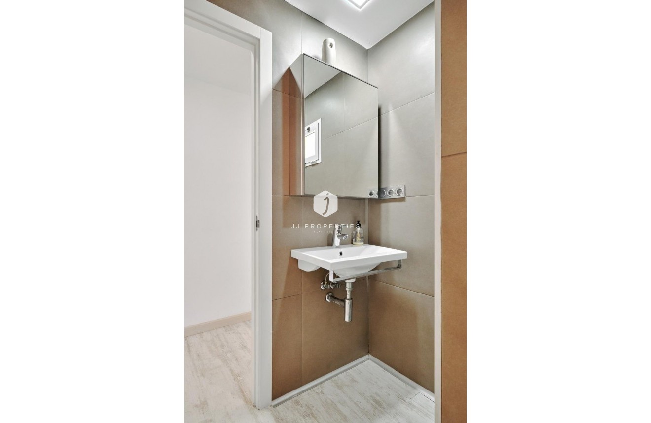 Resale - Apartment / flat -
Torrevieja - Playa del Cura