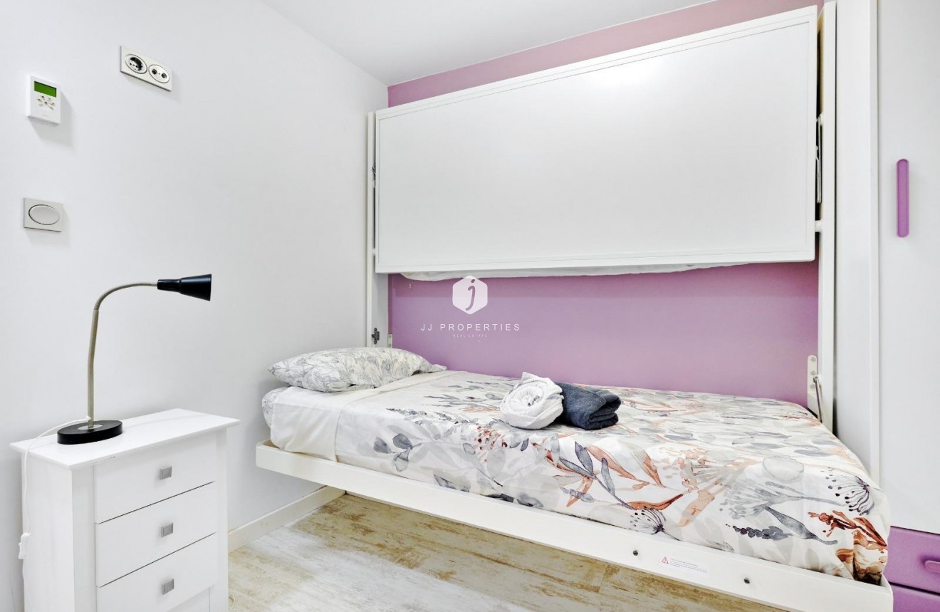 Resale - Apartment / flat -
Torrevieja - Playa del Cura