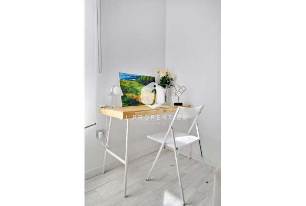 Resale - Apartment / flat -
Torrevieja - Playa del Cura