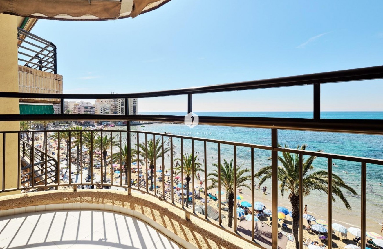 Resale - Apartment / flat -
Torrevieja - Playa del Cura