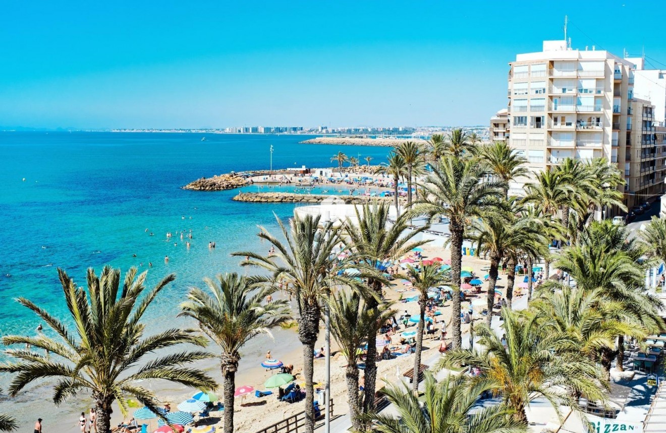Resale - Apartment / flat -
Torrevieja - Playa del Cura