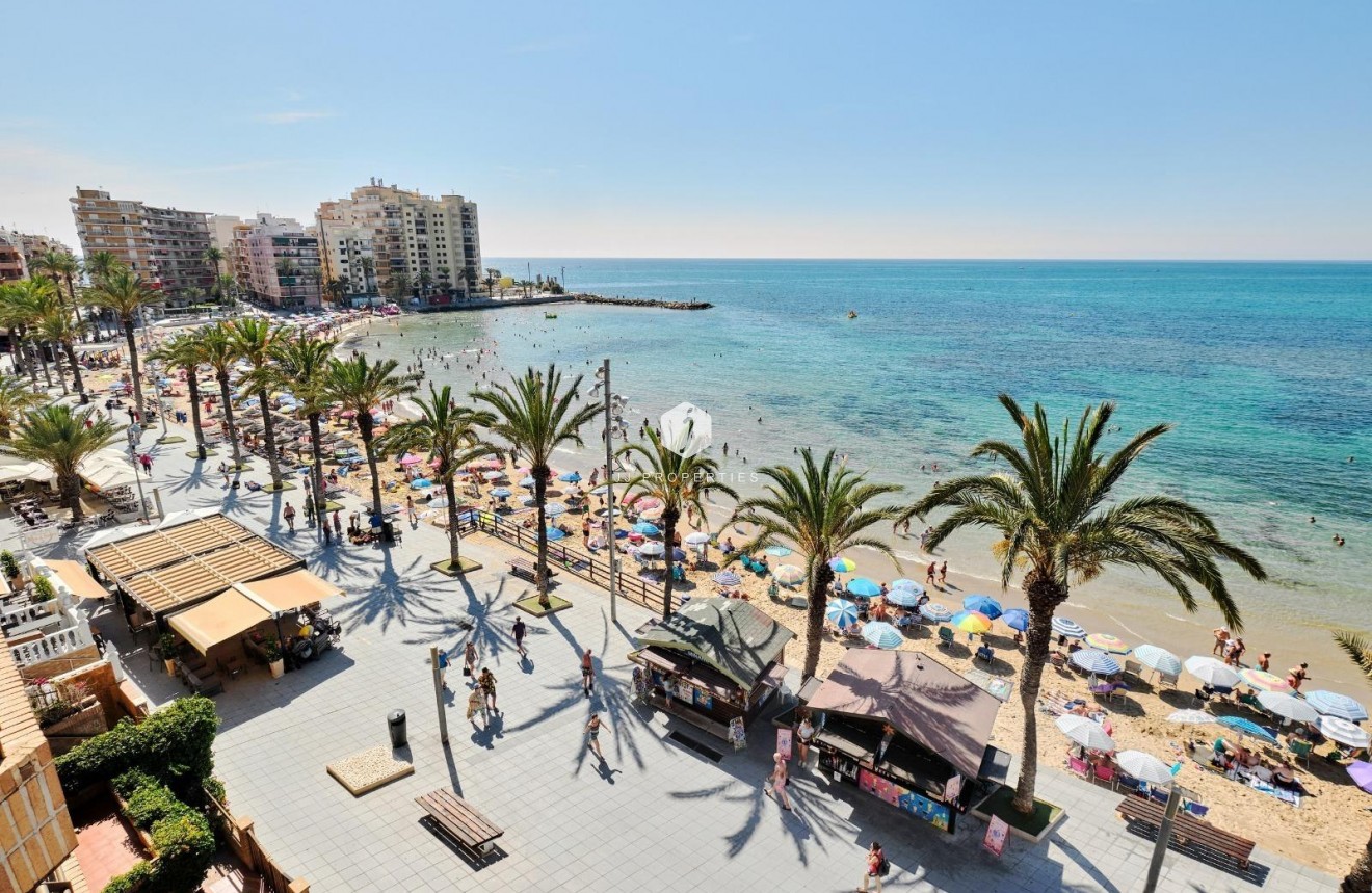 Resale - Apartment / flat -
Torrevieja - Playa del Cura