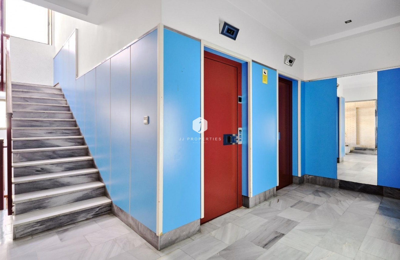 Resale - Apartment / flat -
Torrevieja - Playa del Cura