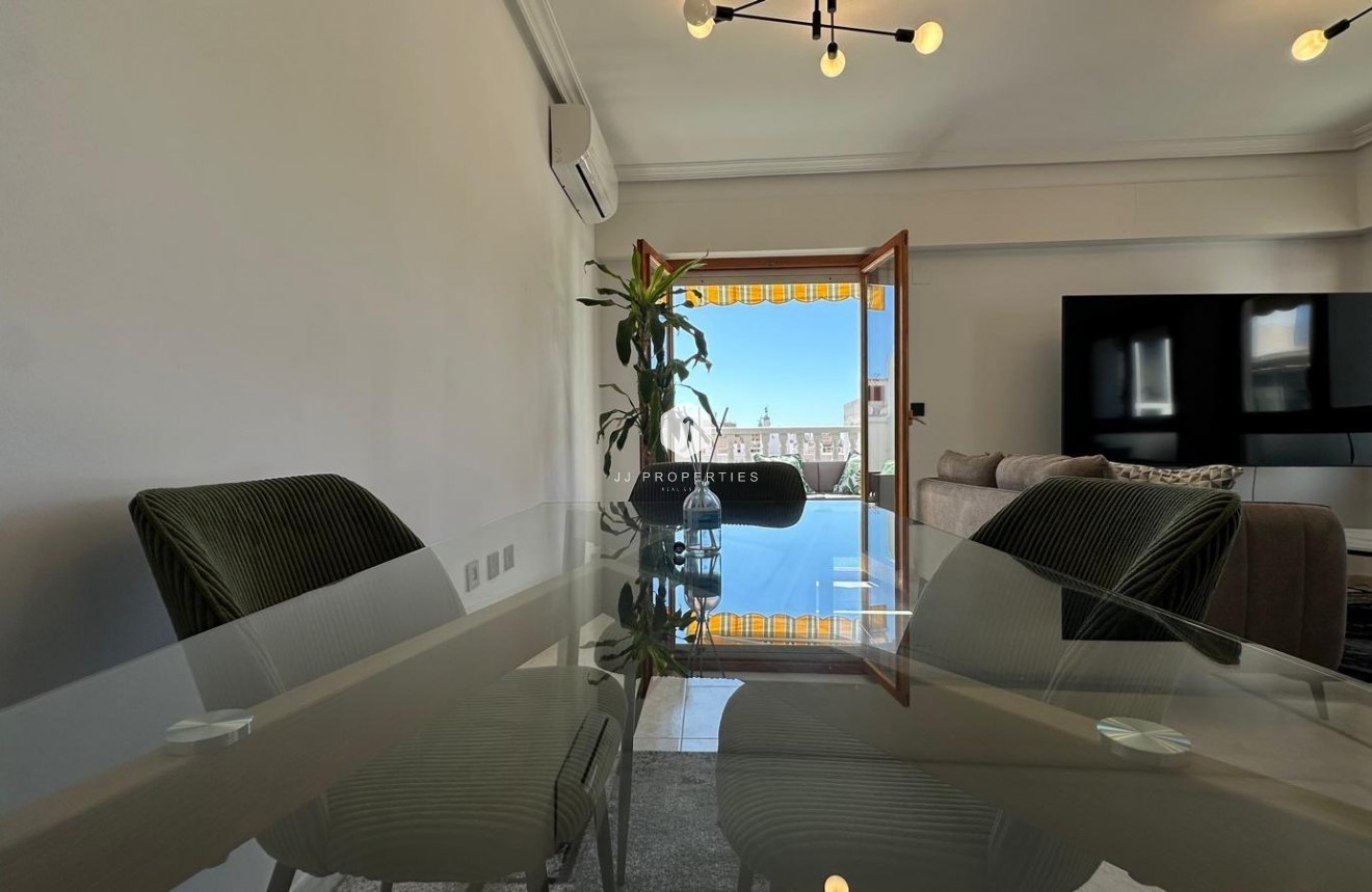 Tweedehands - Appartement / flat -
Torrevieja - Centro