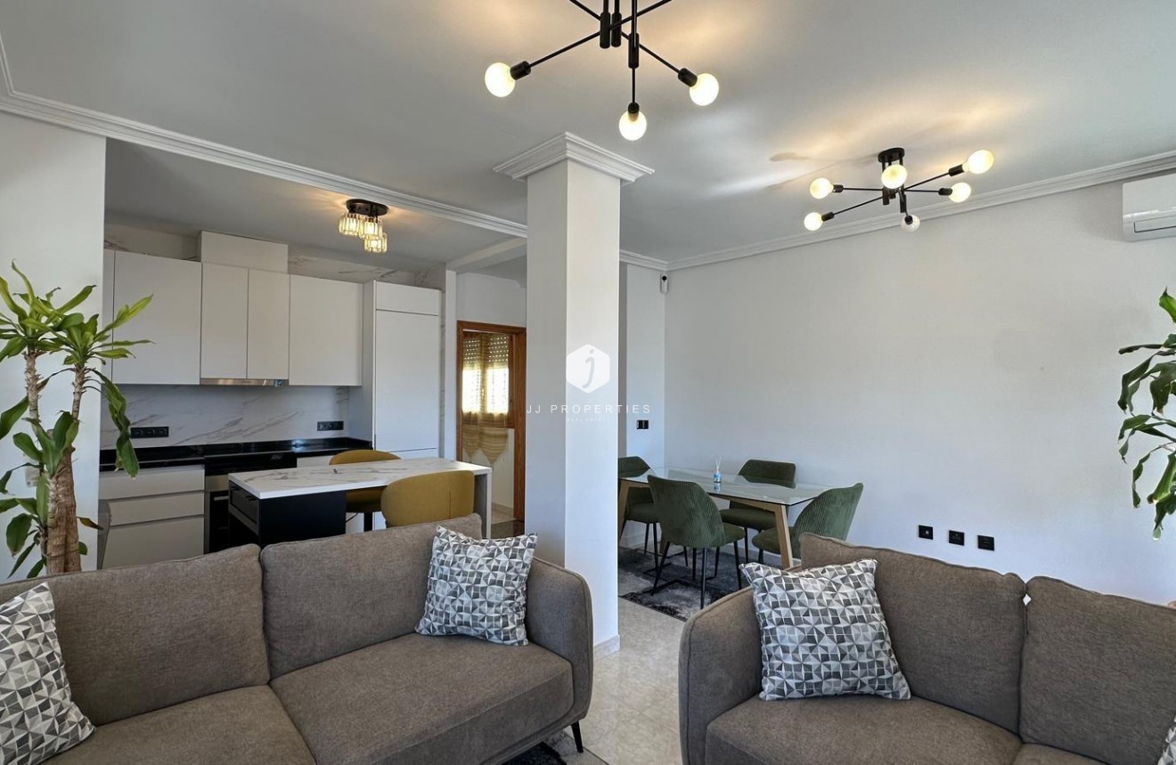 Tweedehands - Appartement / flat -
Torrevieja - Centro