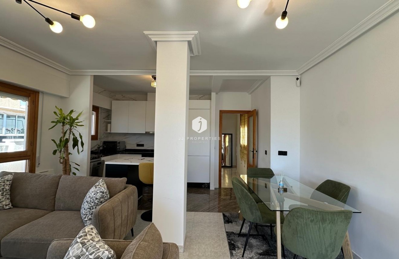 Tweedehands - Appartement / flat -
Torrevieja - Centro