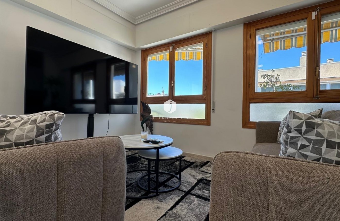 Tweedehands - Appartement / flat -
Torrevieja - Centro