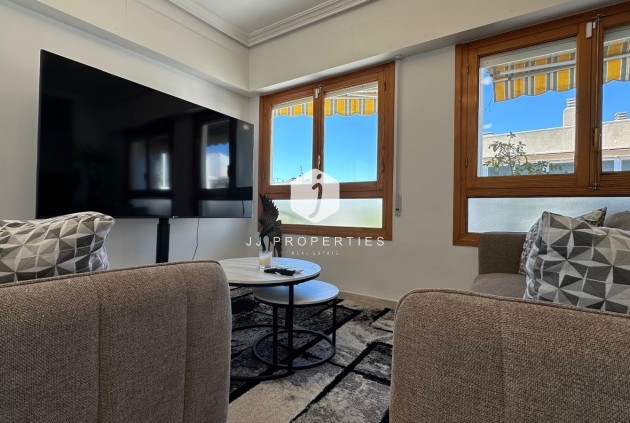 Tweedehands - Appartement / flat -
Torrevieja - Centro