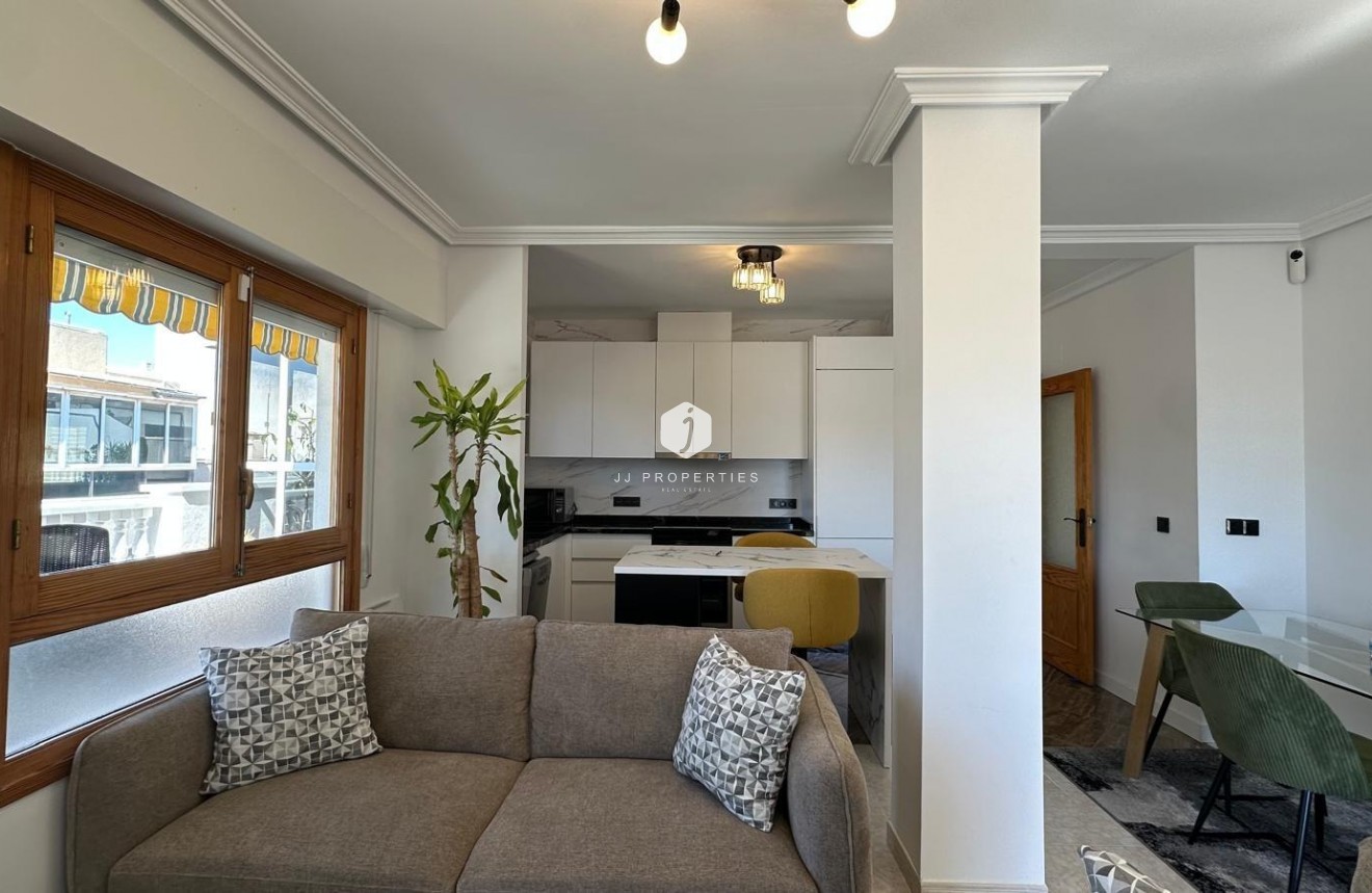 Tweedehands - Appartement / flat -
Torrevieja - Centro