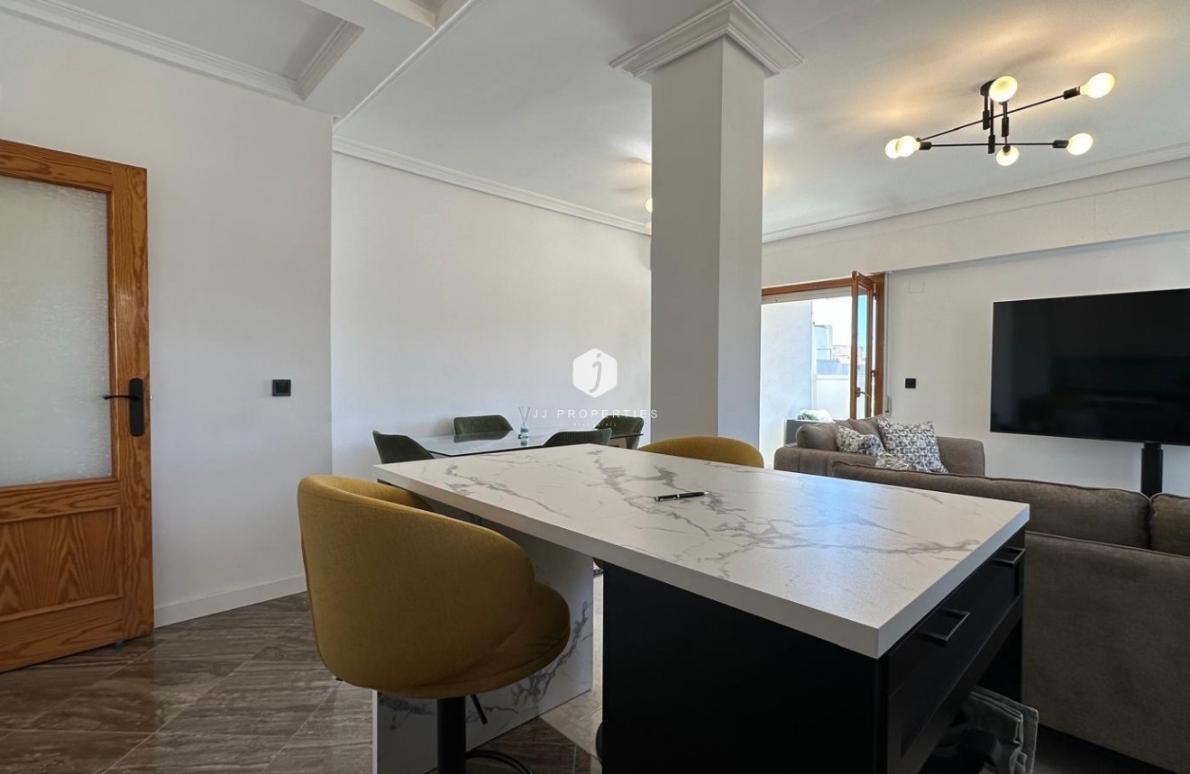 Tweedehands - Appartement / flat -
Torrevieja - Centro