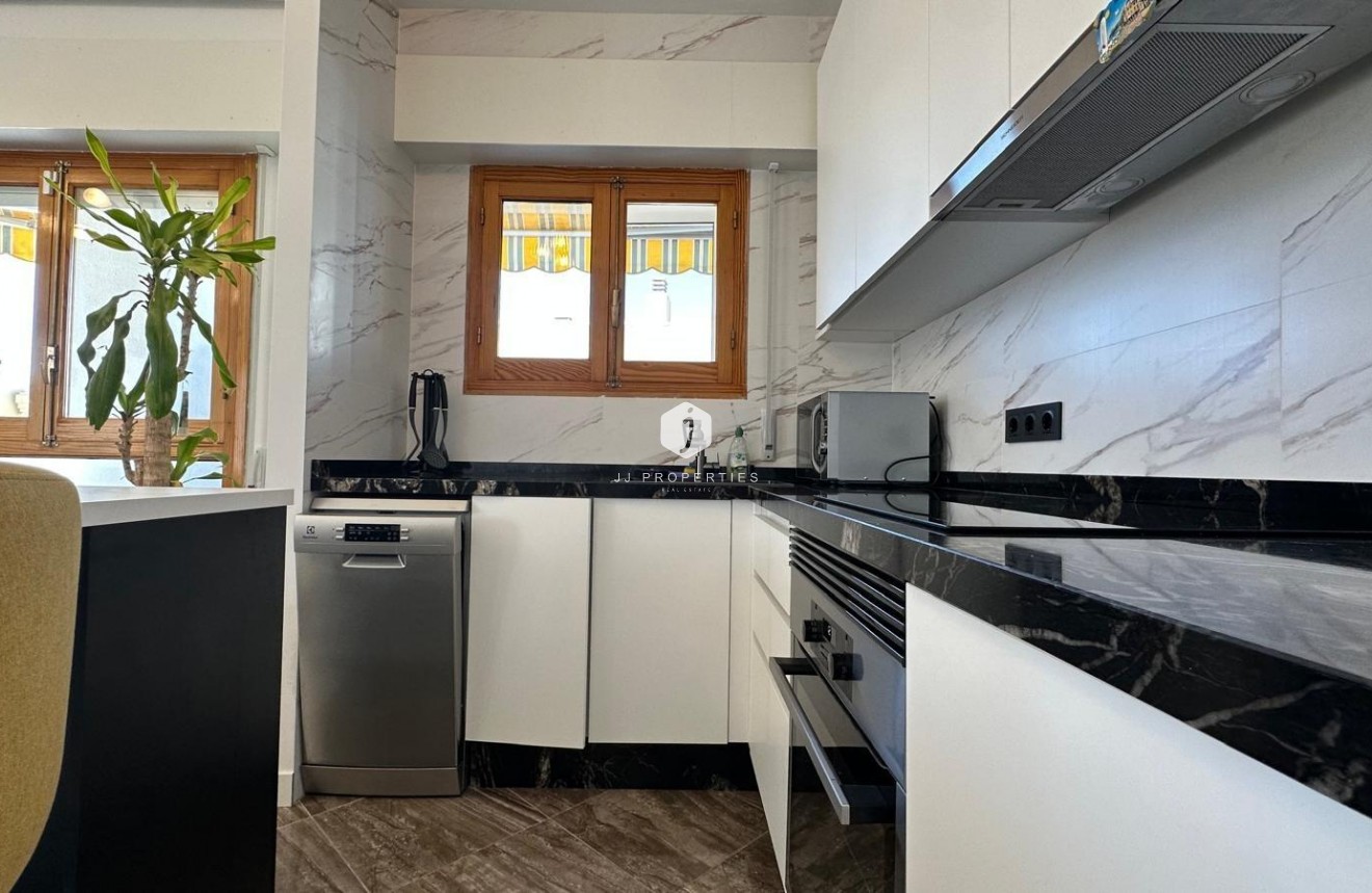 Tweedehands - Appartement / flat -
Torrevieja - Centro