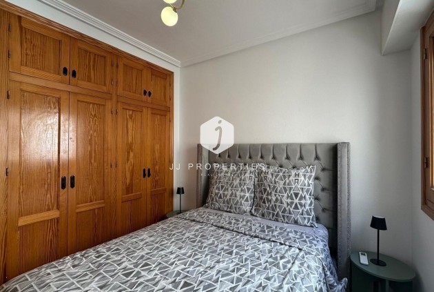 Tweedehands - Appartement / flat -
Torrevieja - Centro