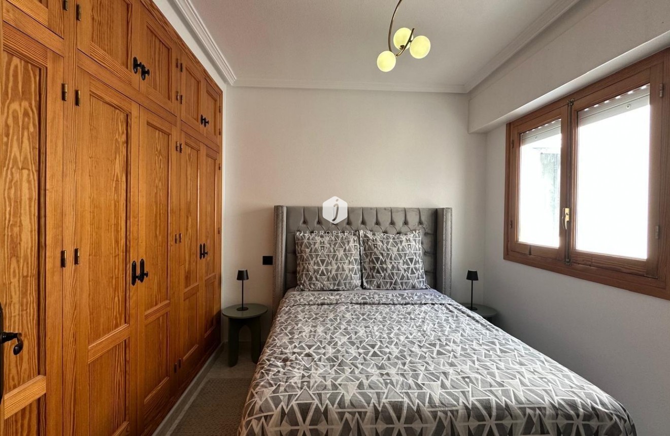 Tweedehands - Appartement / flat -
Torrevieja - Centro