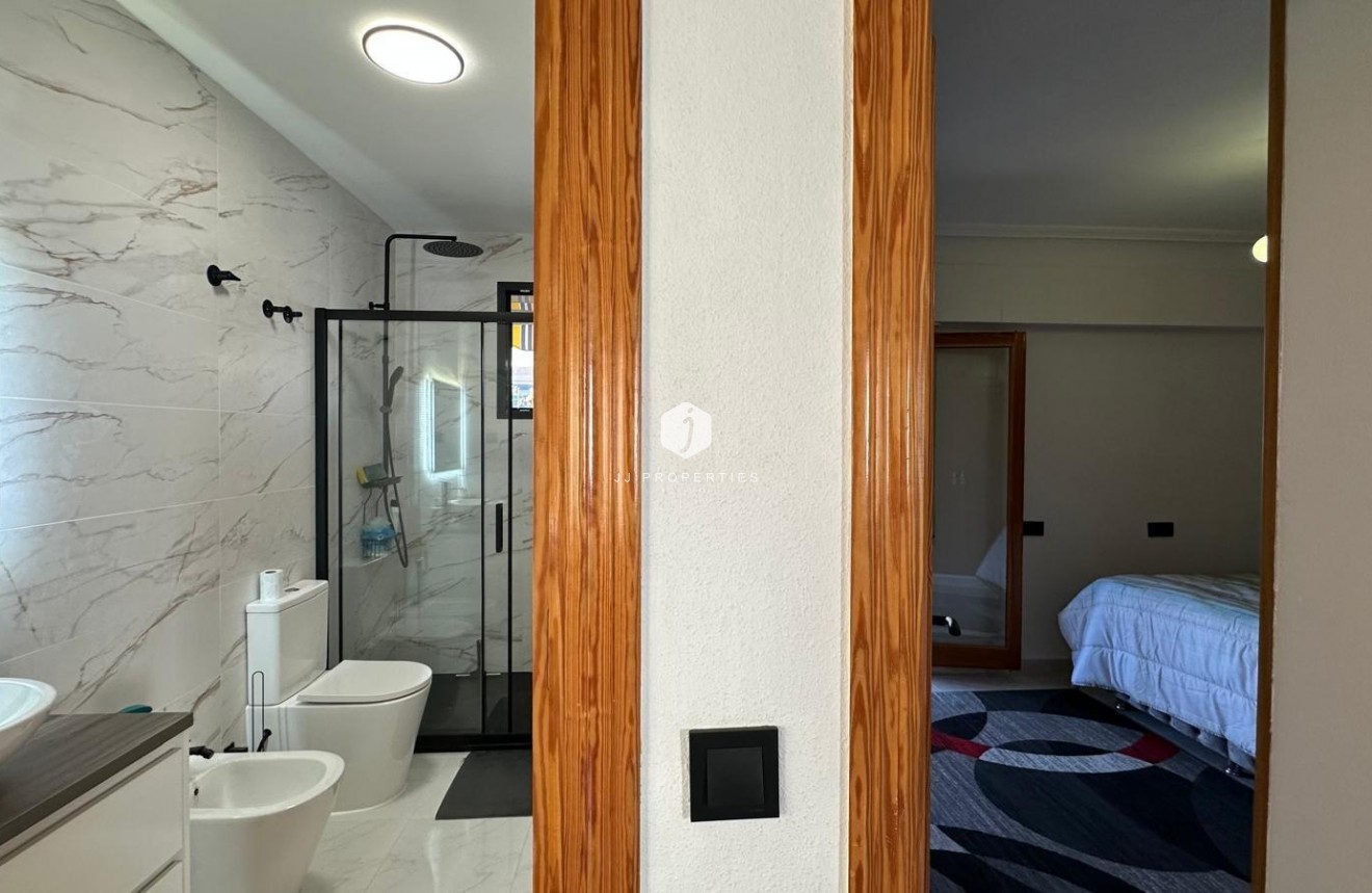 Tweedehands - Appartement / flat -
Torrevieja - Centro